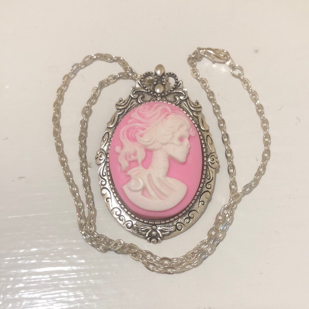 Elegant Pink Cameo Pendant Necklace